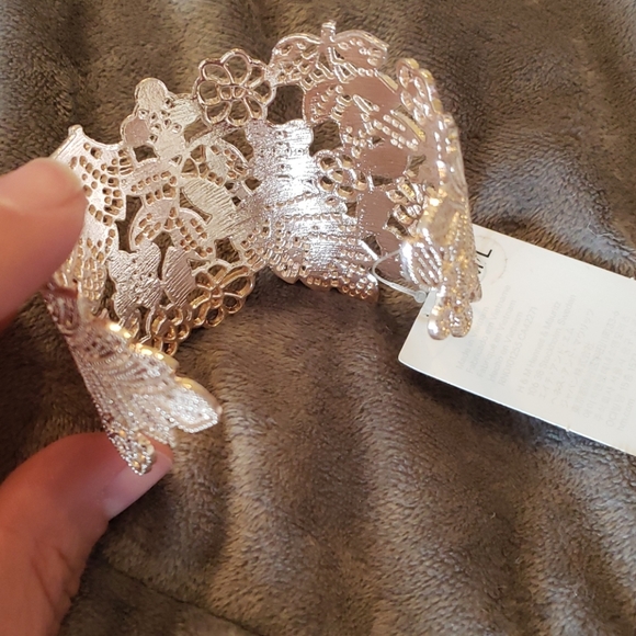 NWT H&M rose gold cuff bracelet - Picture 2 of 2